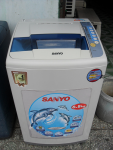 Máy giặt cũ SANYO 6,8 kg lòng ionx không rĩ mới 99%