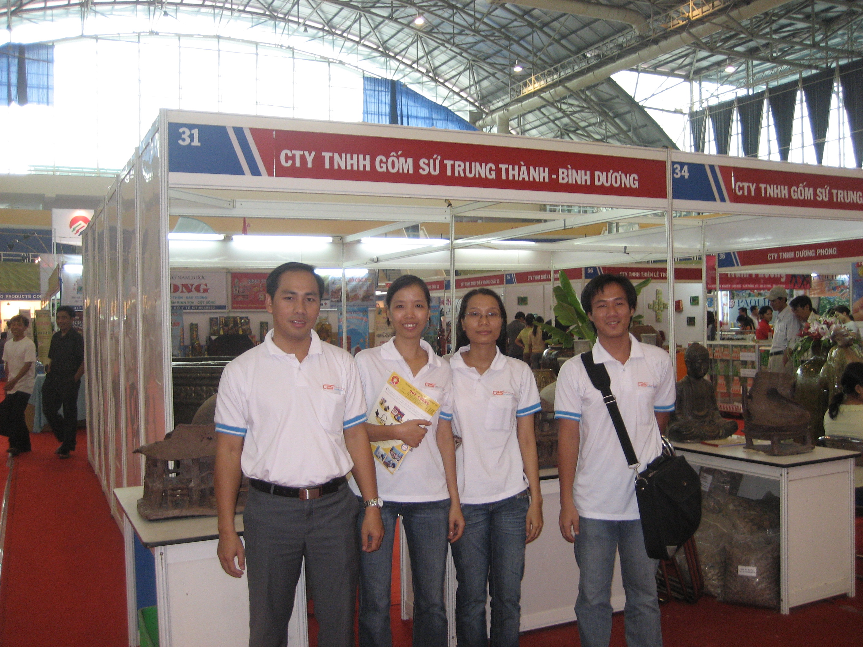 Các thành viên Công ty Ba Miền tham quan Hội Chợ Triển Lãm
