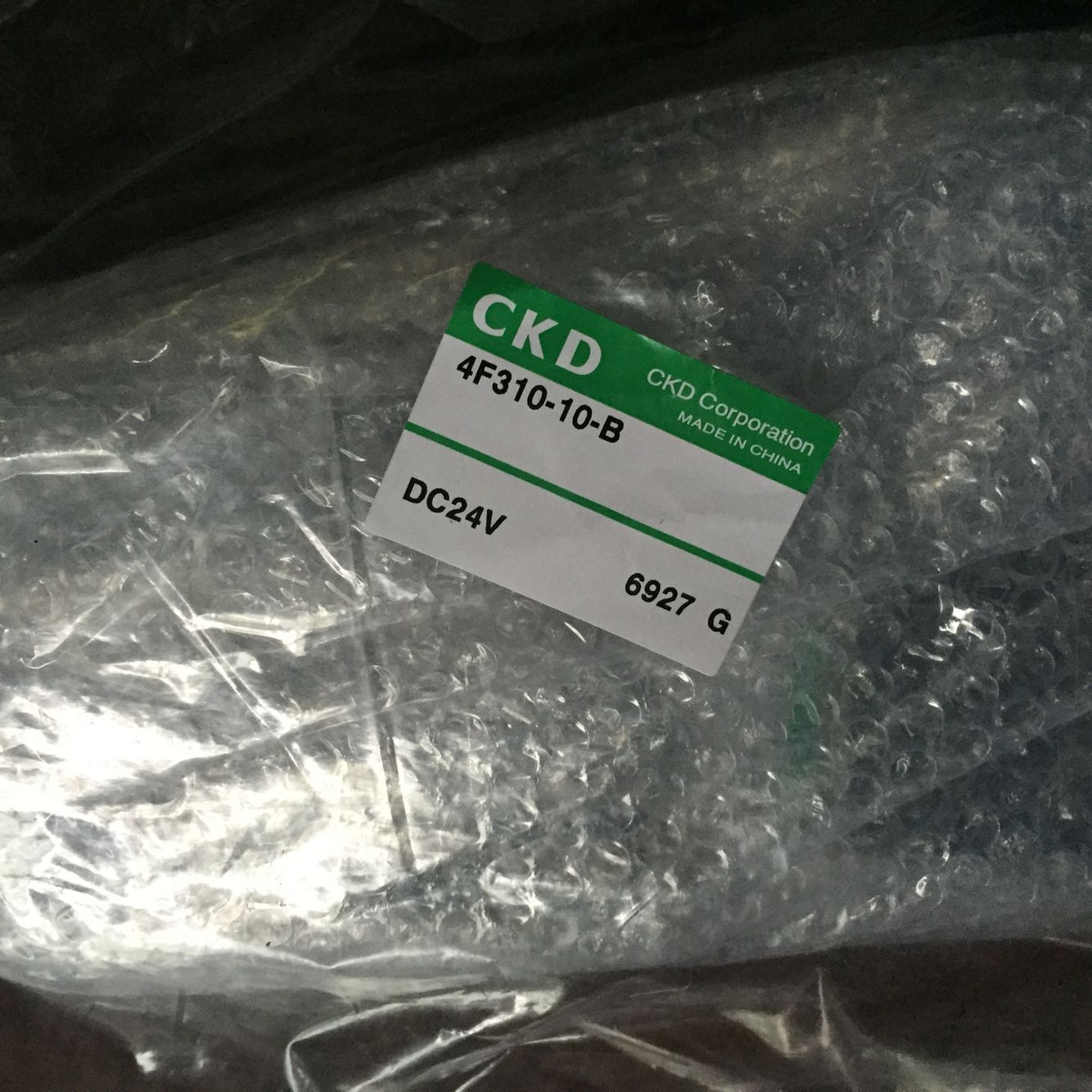 Van điện từ CKD 4F230-08