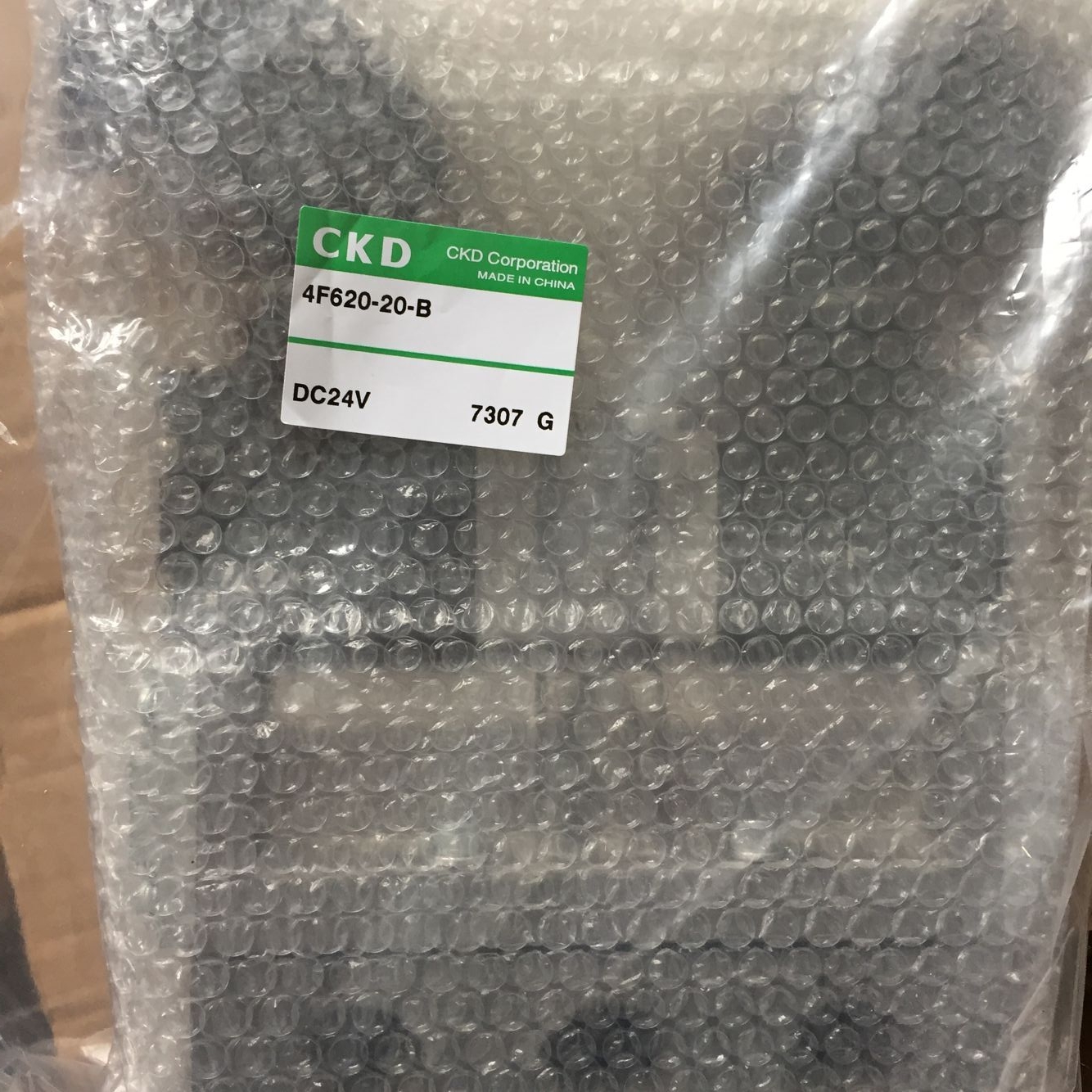 Van điện từ CKD 4F620-20-B
