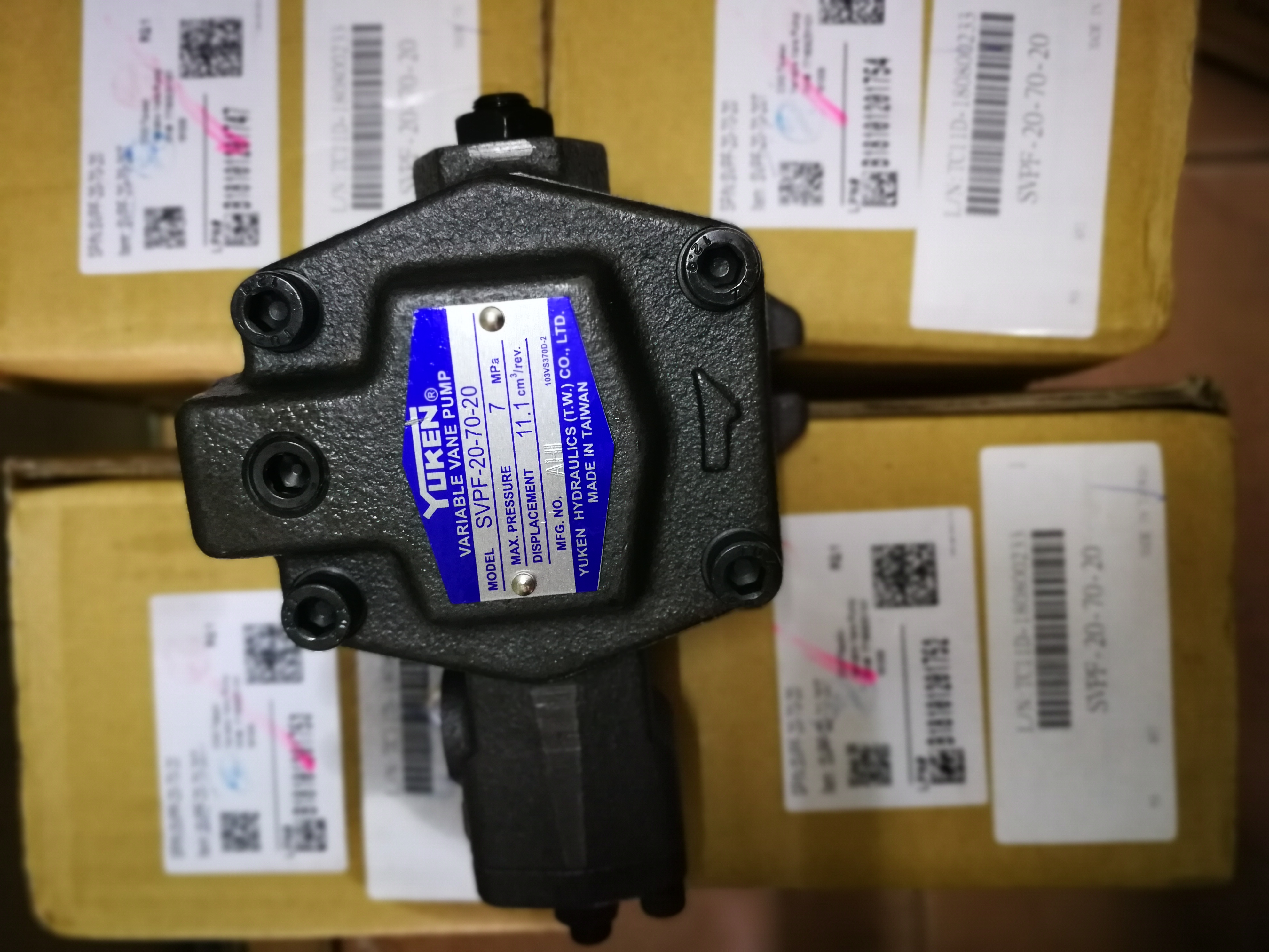 Bơm SVPF20-70-20T(Yuken trục 12,7-82.55 )(2 tai bắt 103mm)