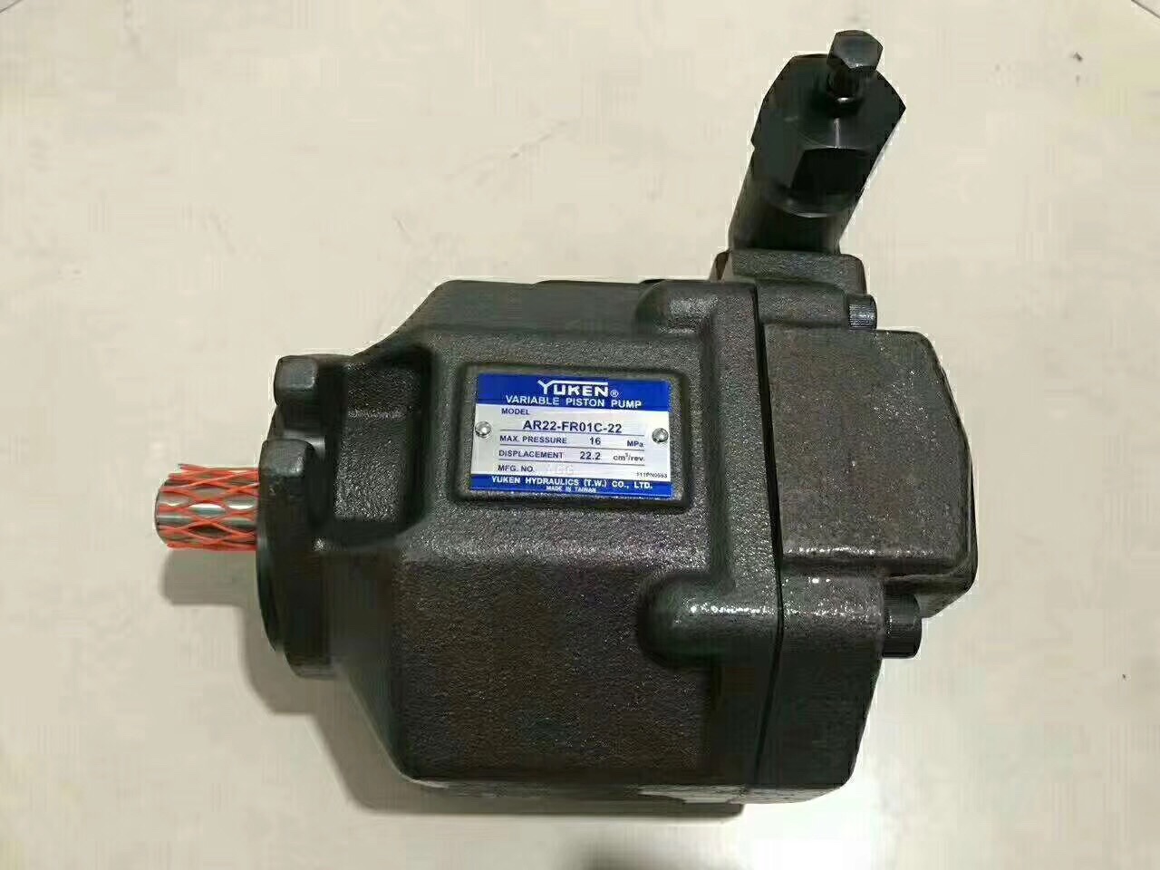 Bơm thủy lực YUKEN AR22-FRD01C-22