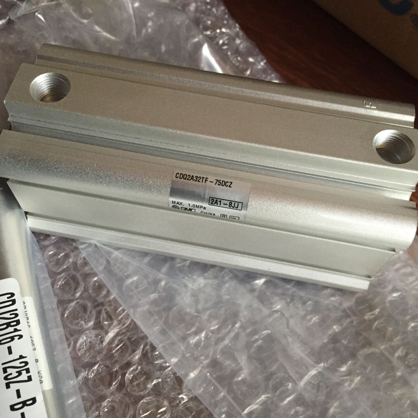 Xylanh SMC CDQ2A32TF-75DCZ