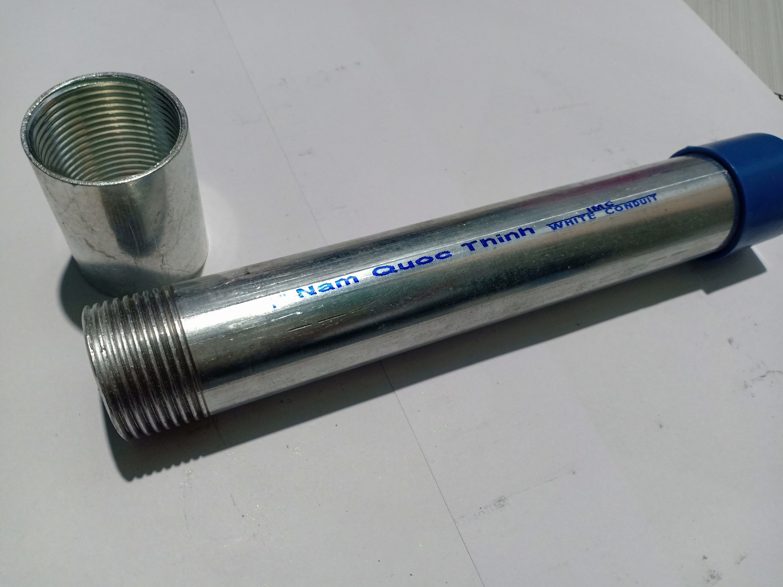 Nối ống thép IMC bằng phụ kiện khớp nối ren
