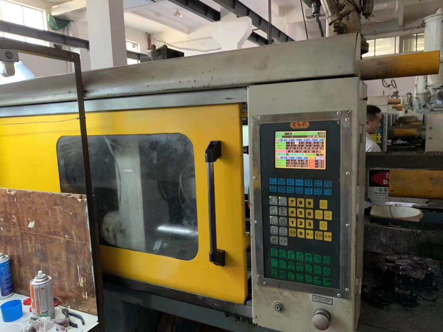 Ép nhựa CLF 100 ton