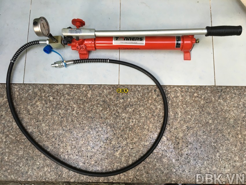 Bơm tay thủy lực 1 lít TONNERS DP-1B (có đồng hồ)
