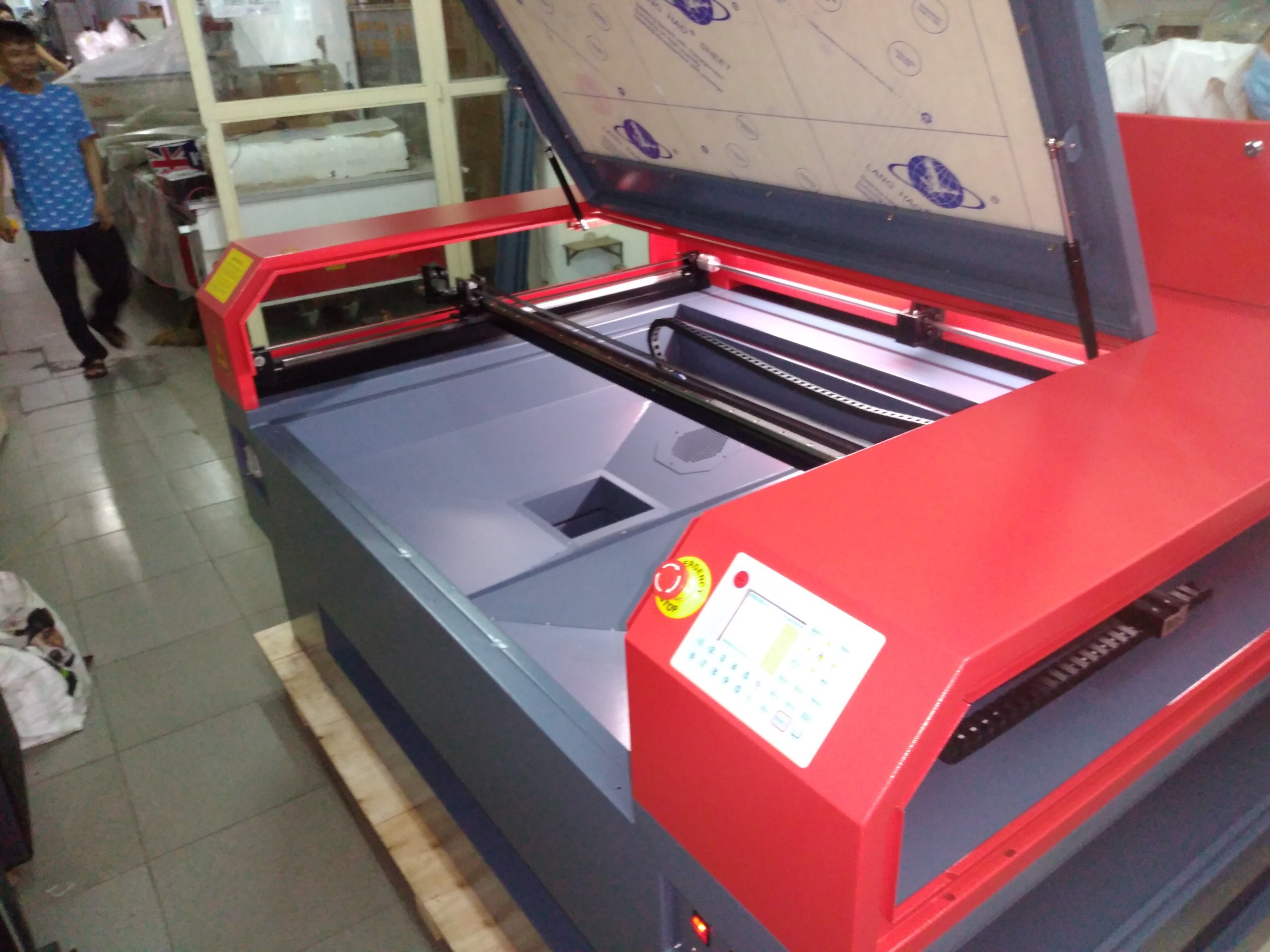 Máy cắt khắc Laser 1290