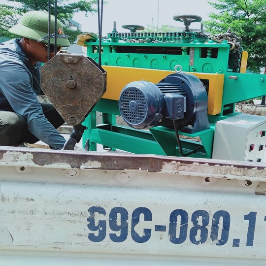 Máy nắn tôn bị cong vênh, vặn vỏ đỗ