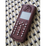 Điện thoại vỏ gỗ đọc đáo với phong cách lạ mắt