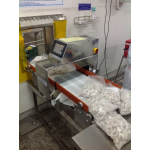 Máy dò kim loại lẫn trong thực phẩm, trong quá trình sản xuất chế biến thủy hải sản, bánh kẹo...