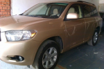 Toyota Highlander 3.5 model 2008 vàng cát 65,000 USD