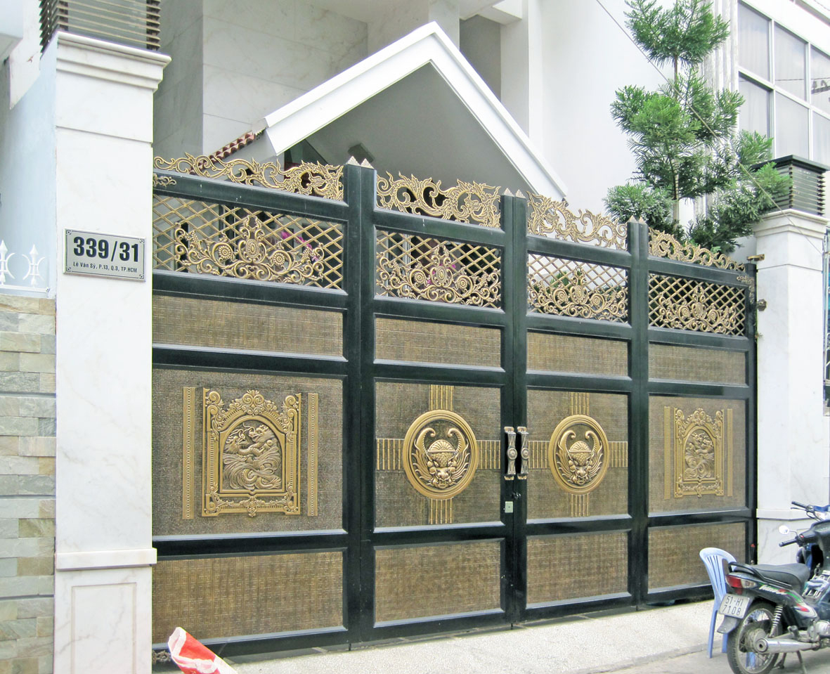 cua cong hop kim nhom duc ghep khung inox G023M2